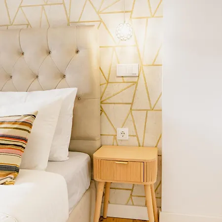 Charming Apartment In Alfama - Beside The Santa Luzia Viewpoint